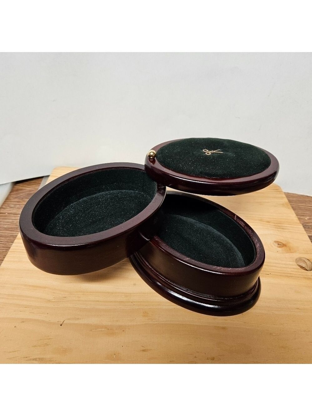 Secret Treasures 2000 Mahogany Finish Wood Sewing or Trinket Storage Box